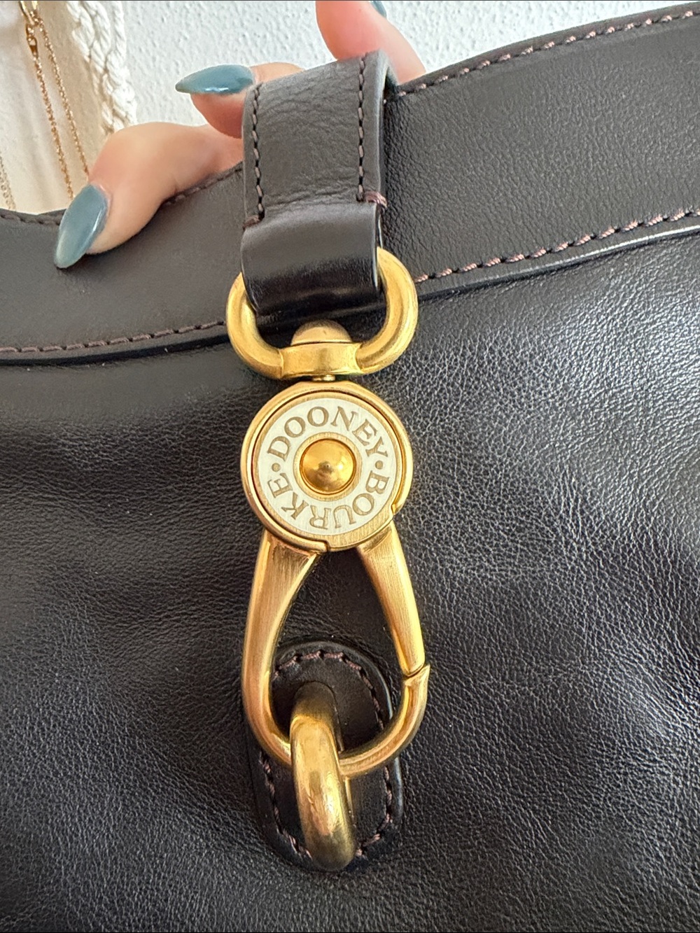 Dooney & Bourke Florentine Leather Sadie Feed Bag - Picture 5 of 9